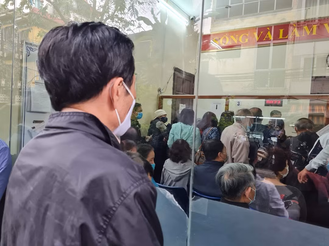 Lo mất thêm tiền, người dân Thủ đô đổ xô đi xóa nợ tiền sử dụng đất ảnh 5