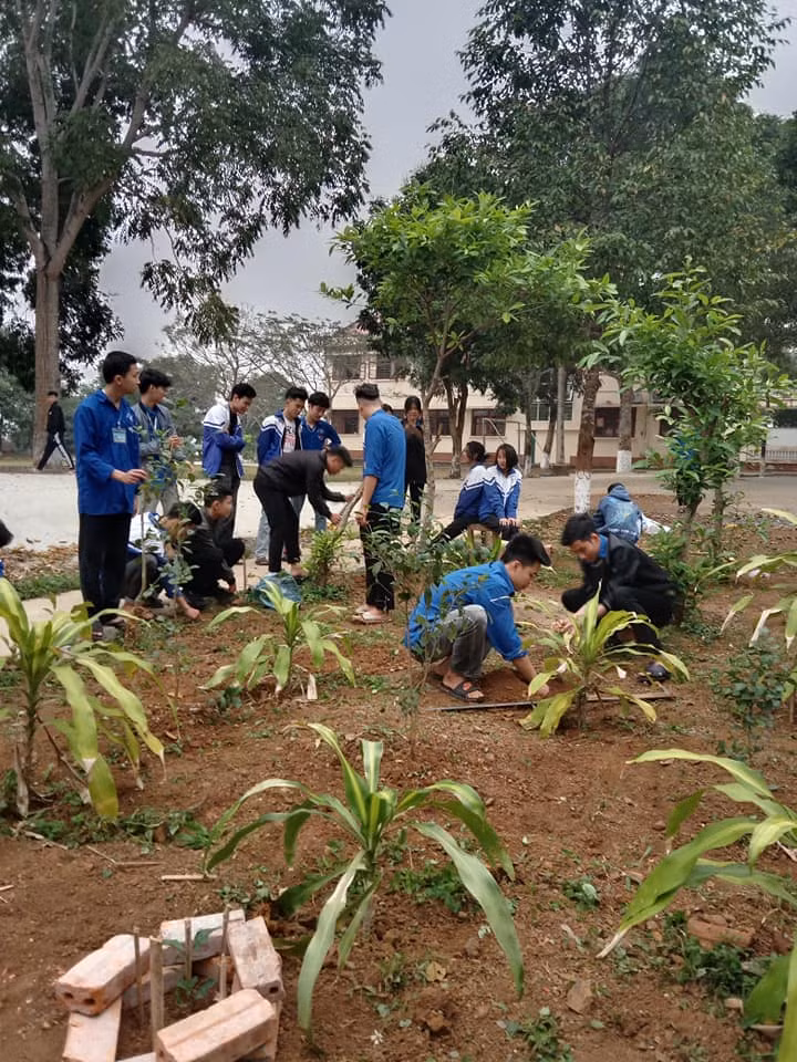 Sôi động Tháng Thanh Niên: Lấp lánh niềm vui trong tháng của các “Thiên thần áo xanh“ ảnh 1