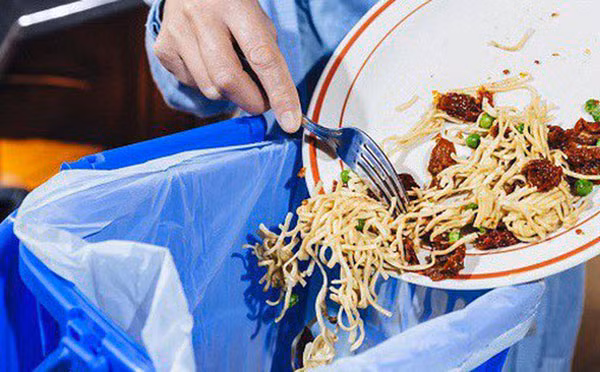 Tiến sĩ tâm lý Dr Pepper gây tranh cãi với phát ngôn “Uống trà sữa có thể gây đồng tính“ ảnh 4 Tiến sĩ tâm lý Dr Pepper gây tranh cãi với phát ngôn “Uống trà sữa có thể gây đồng tính“ ảnh 4