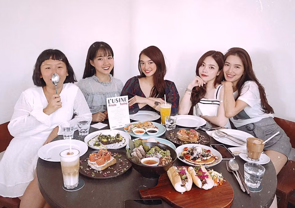 Lộ diện bạn gái xinh đẹp của anh chàng “xanh lá” Tống Đông Khuê “Người Ấy Là Ai” tập 9 ảnh 5
