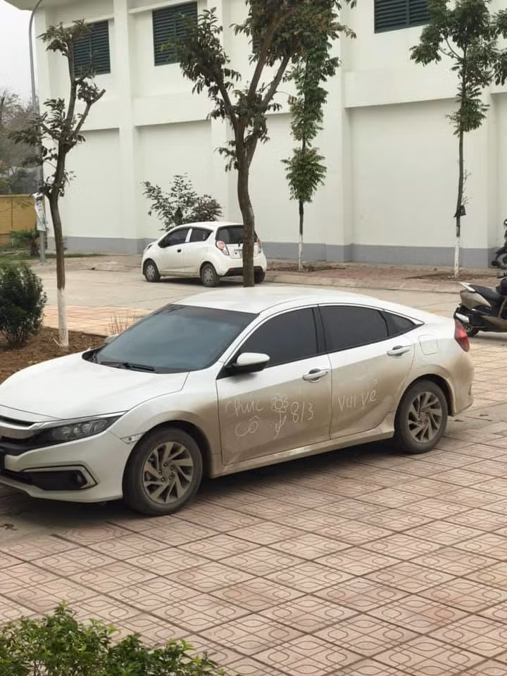 Những món quà của “hội nam sinh lớp người ta“: Từ chất phát ngất tới siêu lầy lội! ảnh 8