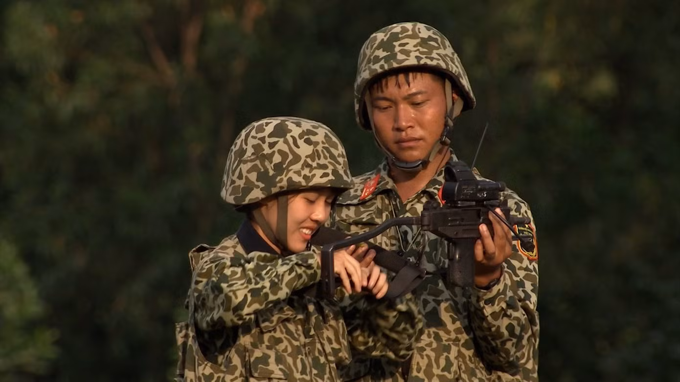 Hậu Hoàng phản ứng thế nào khi ê-kíp “Sao Nhập Ngũ” xin lỗi vì đã “đẩy thuyền” Hậu - Long? ảnh 1