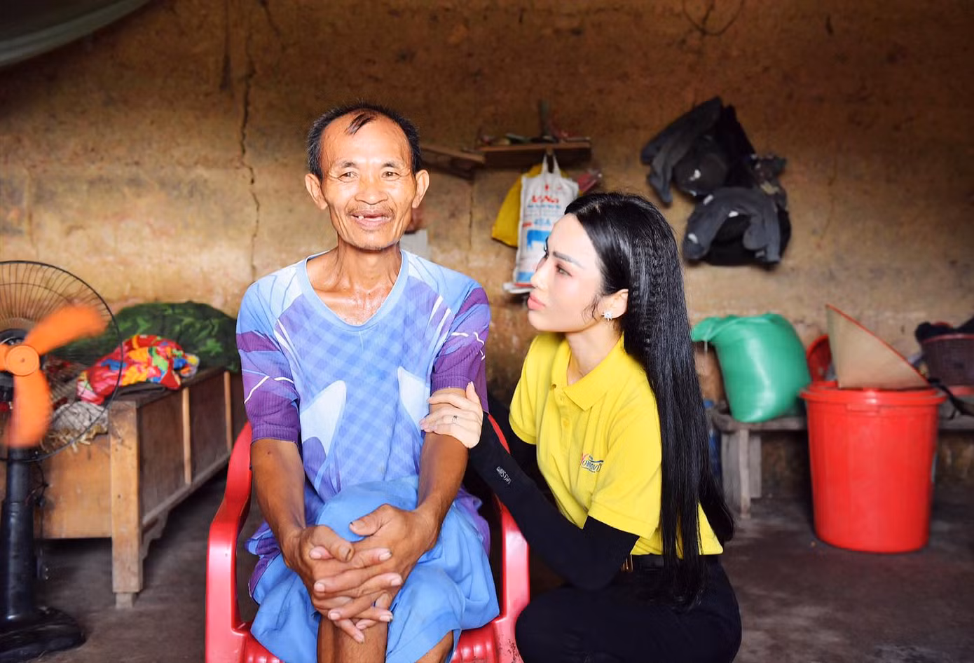 Nữ Doanh Nhân Vũ Phương Thuý giản dị đi khởi công xây dựng nhà nhân đạo ảnh 3