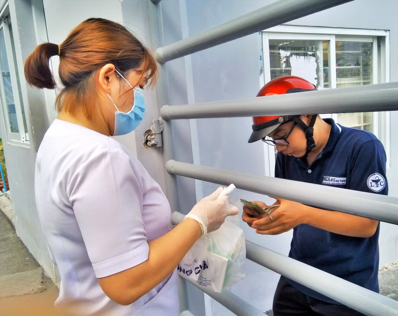 Hồ Ngọc Hà góp một tỷ đồng chống Covid-19, 2 tỷ đồng giúp miền Tây chống hạn mặn ảnh 5