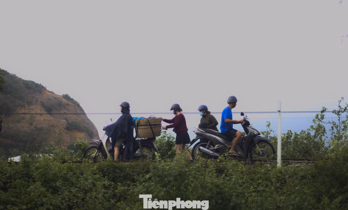 Lũ dâng nhanh, đường phố Quy Nhơn thành sông, hơn 500 hộ dân bị ngập ảnh 9