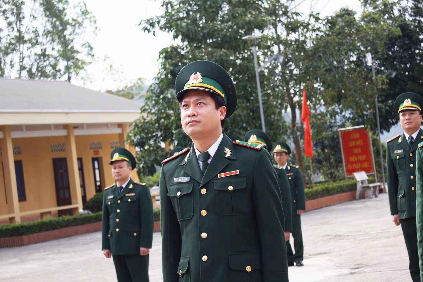 Lễ 'Chào cờ chủ quyền' thiêng liêng ngày đầu năm mới ở nơi biên thùy ảnh 9