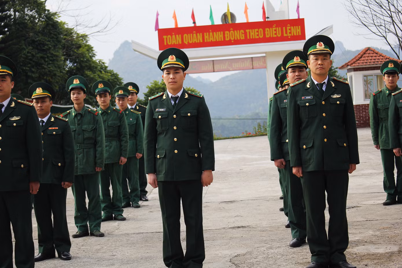 Lễ 'Chào cờ chủ quyền' thiêng liêng ngày đầu năm mới ở nơi biên thùy ảnh 2