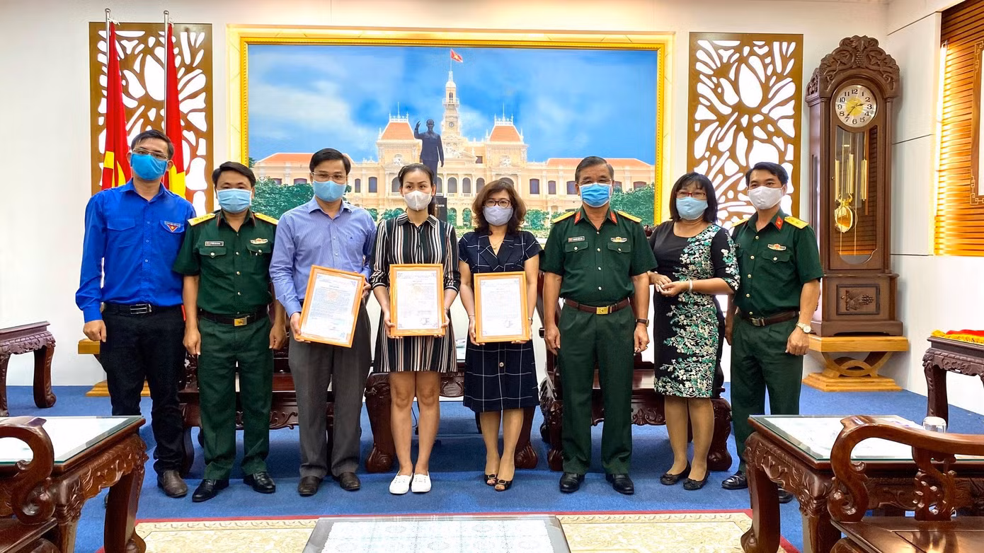 Trí thức trẻ tình nguyện hỗ trợ Bộ Tư lệnh TP. HCM phòng chống COVID-19 ảnh 1