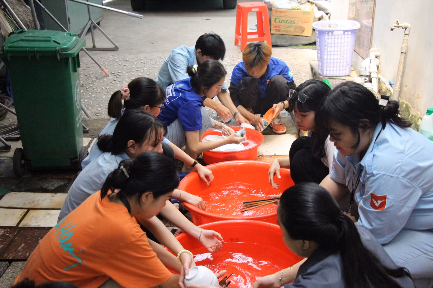 Mùa Xuân của sinh viên cho những mảnh đời, buôn làng ảnh 1