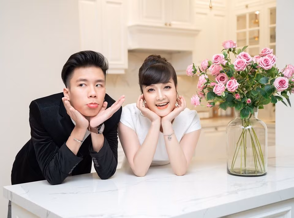 Danh hài Vân Dung nói gì về tin đồn 'ly hôn lâu rồi'? ảnh 2