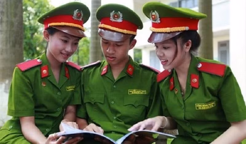 Điện Biên: Hàng chục học sinh ho, sốt đều tiếp xúc với bố mẹ từ Trung Quốc về ảnh 3