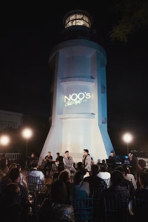 Noo Phước Thịnh lần đầu diễn live ca khúc mới tại ngọn hải đăng cổ nhất Đông Nam Á ảnh 2