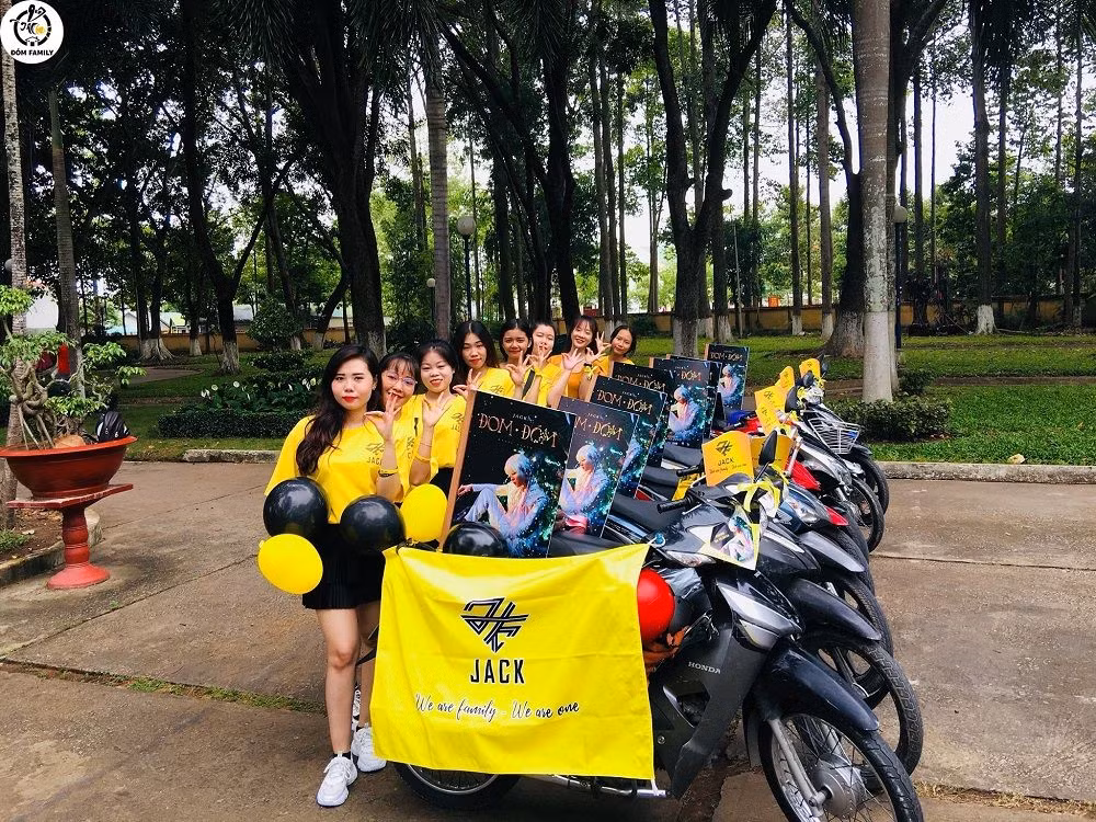 Chào đón MV “Đom Đóm”, FC Jack tổ chức loạt hoạt động ý nghĩa ủng hộ thần tượng ảnh 7