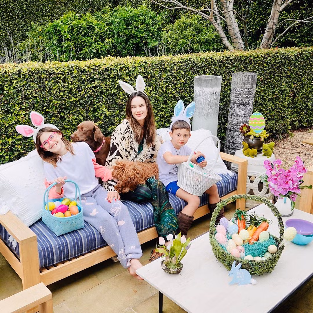Thiên thần nội y Alessandra Ambrosio gần 40 tuổi vẫn quá đẹp và gợi cảm ảnh 14