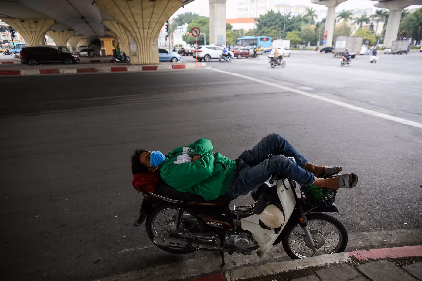 Lao động tự do nhọc nhằn mưu sinh những ngày đầu năm ảnh 7