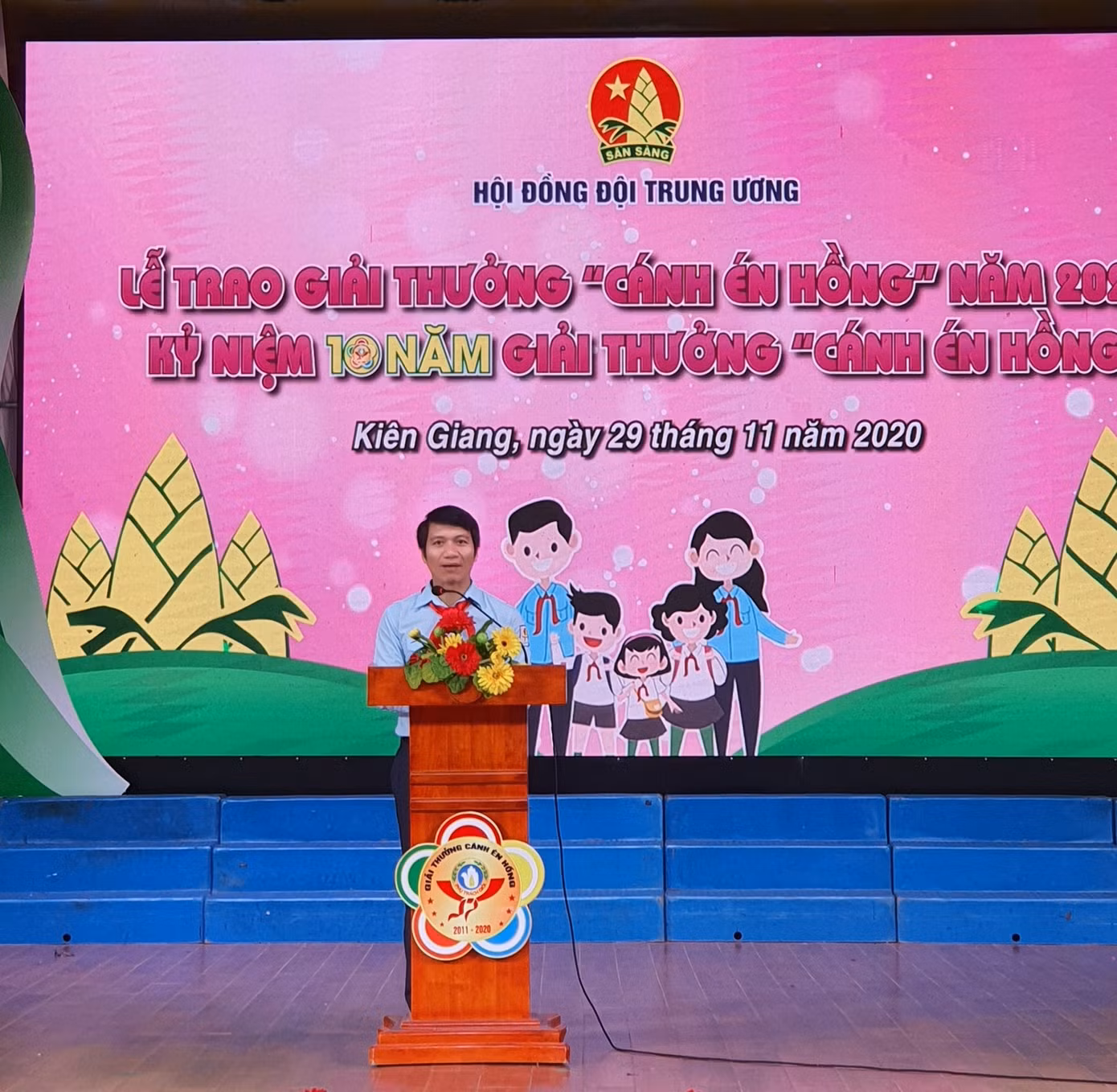 Tuyên dương những 'Cánh én hồng' vì học sinh thân yêu ảnh 2