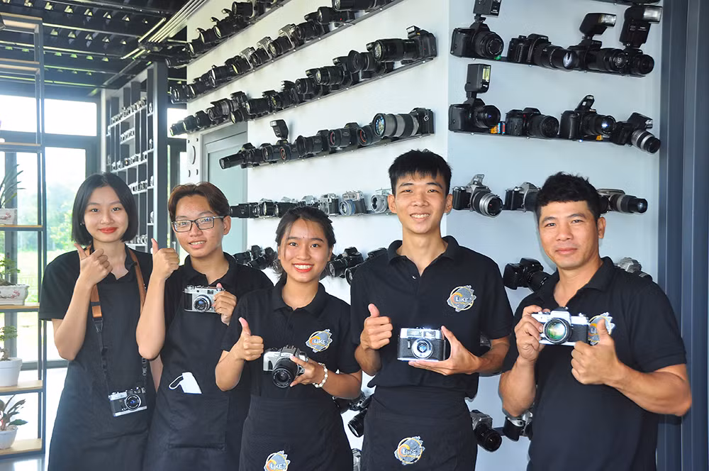 Lóa mắt với bộ sưu tập 600 máy ảnh của chàng trai ở miền Tây ảnh 18
