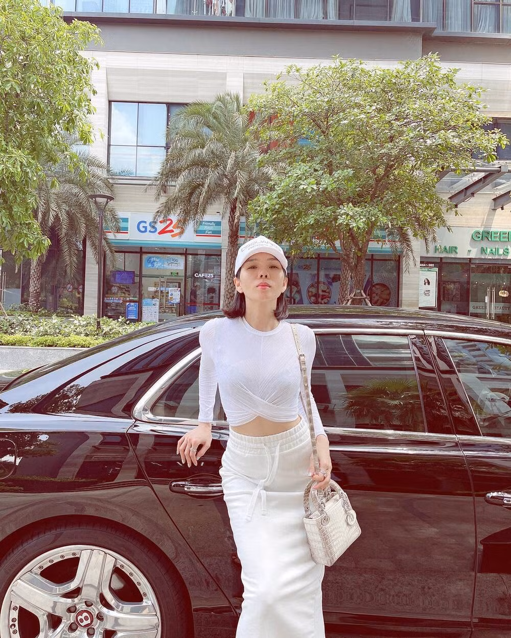 Bị bắt tập gym đến mức nằm bẹp trên sàn, Lệ Quyên gọi Lâm Bảo Châu là... “dì ghẻ”! ảnh 3
