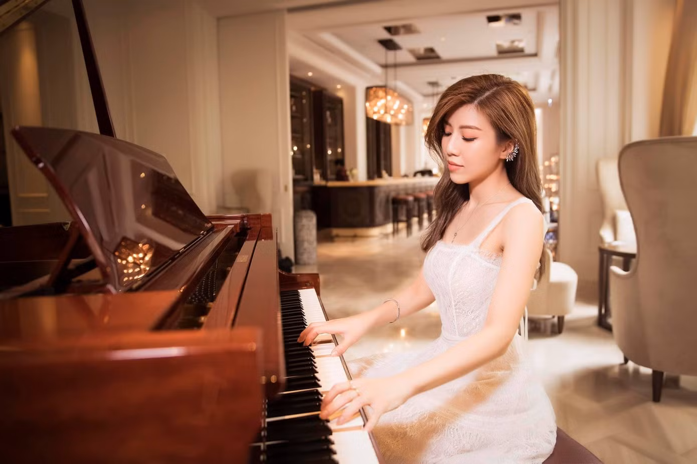 Trang Pháp trở lại với dự án âm nhạc đậm chất retro sau “tâm thư” dành cho ViruSs ảnh 3