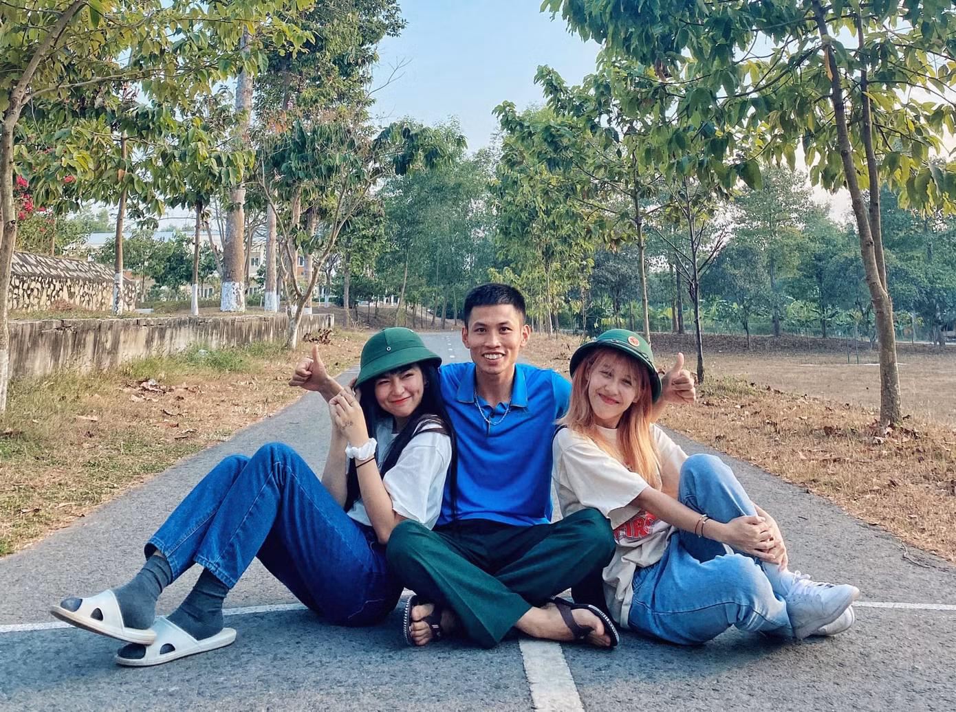 “Sao Nhập Ngũ 2020” sắp khép lại, Hậu Hoàng - Khánh Vân vào đơn vị thăm đồng đội ảnh 2