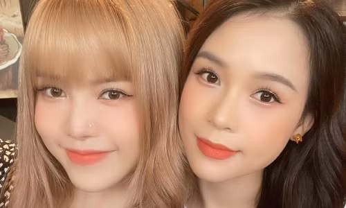 Netizen bất ngờ khi tình cũ - tình mới của Hương Giang thân thiết trong cùng khung hình ảnh 5