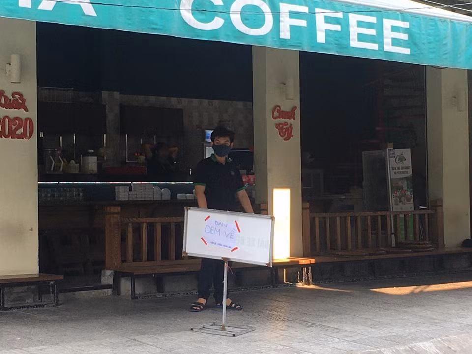 Hàng quán Đà Nẵng đồng loạt chuyển sang 'phục vụ mang về' ảnh 6