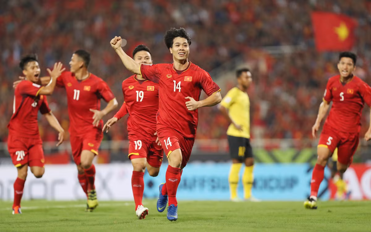 Ông Park Hang Seo thở phào với chấn thương của Văn Hậu ảnh 1 Ông Park Hang Seo thở phào với chấn thương của Văn Hậu ảnh 1