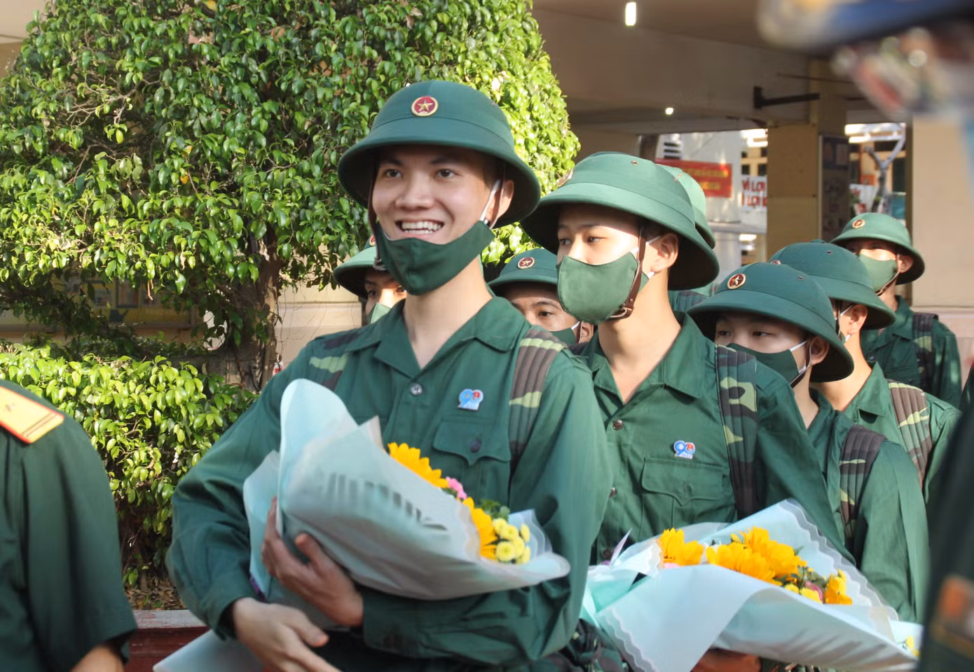 Tân binh huyện Mèo Vạc, Hà Giang xúc động chia tay người thân lên đường nhập ngũ ảnh 22