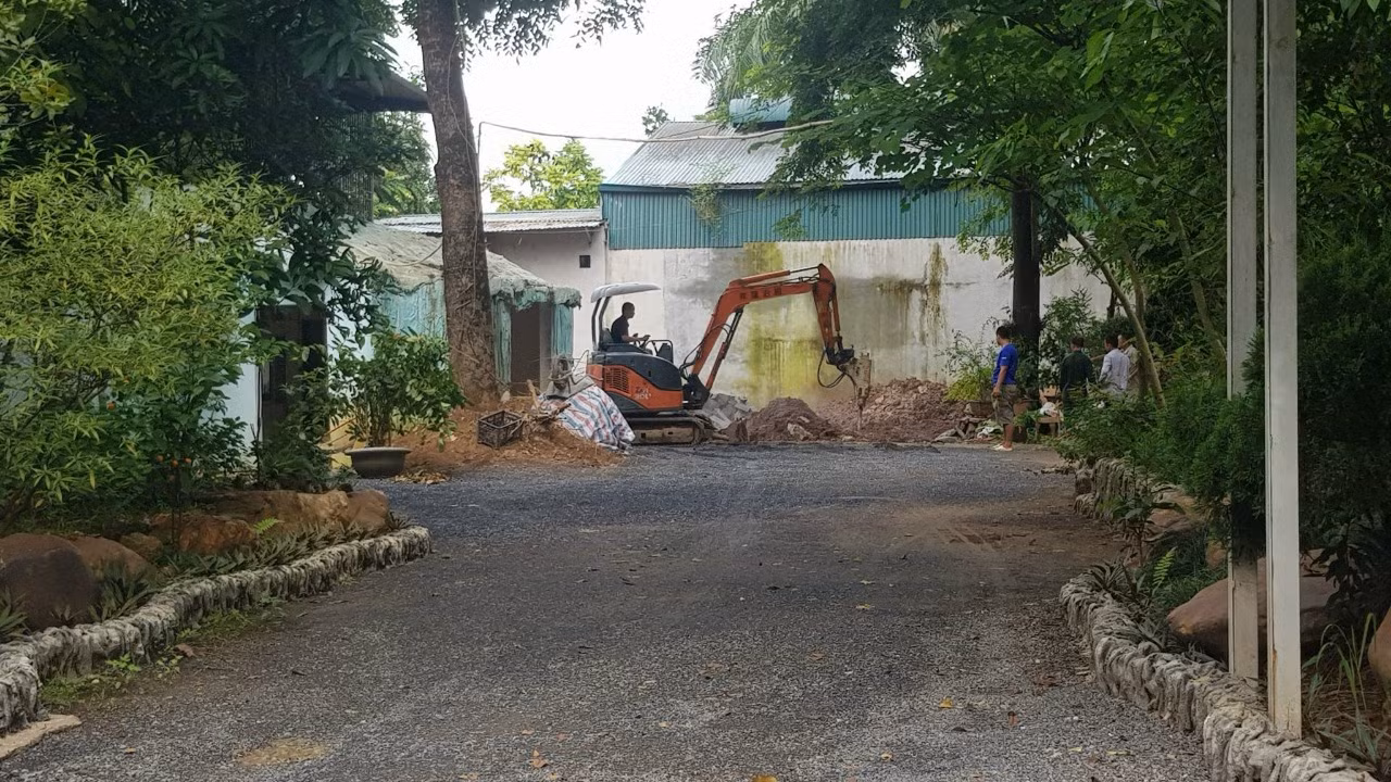 Dự án khu du lịch bị thu hồi, chủ đầu tư xây loạt công trình trái phép 'cố thủ' ảnh 3