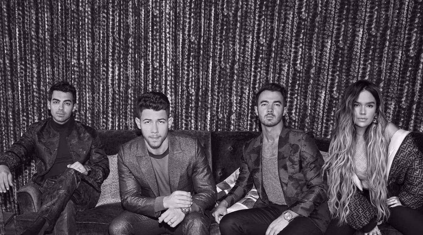 Bắt tay với Karol G, Jonas Brothers lộ rõ tham vọng tấn công thị trường nhạc Latin? ảnh 2