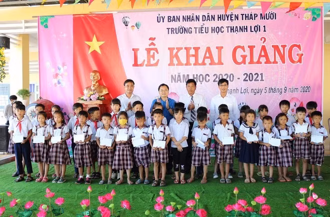 Mang niềm vui đến trẻ em vùng biên giới Tây Nam Bộ ảnh 1