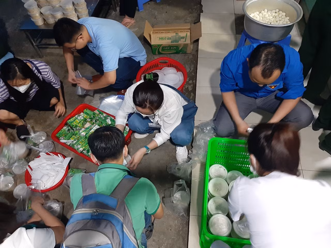 Những suất cháo nghĩa tình ảnh 4