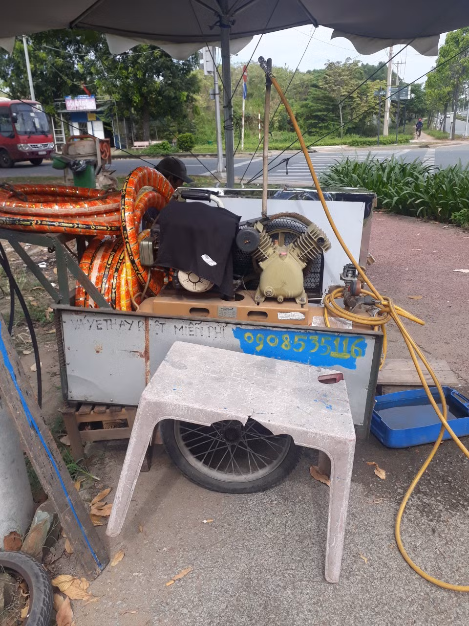 “Ông Bụt” của những sinh viên khu vực Làng Đại học Thủ Đức ảnh 3