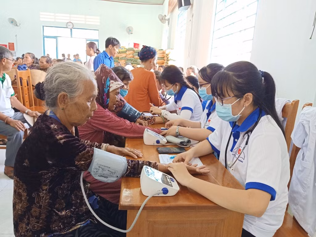 “Chuyến xe yêu thương vì sức khỏe cộng đồng” ảnh 12