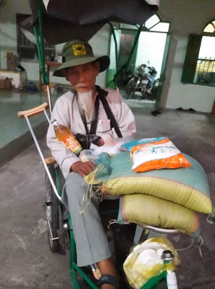 Hội Thiện nguyện Phan Thiết tặng nhiều phần quà cho bà con lao động nghèo ảnh 10