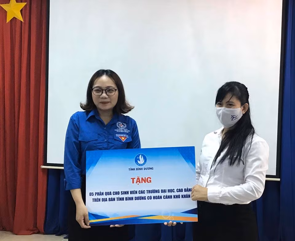 Hội Sinh viên tỉnh Bình Dương tặng quà cho sinh viên bị ảnh hưởng bởi dịch COVID-19 ảnh 10