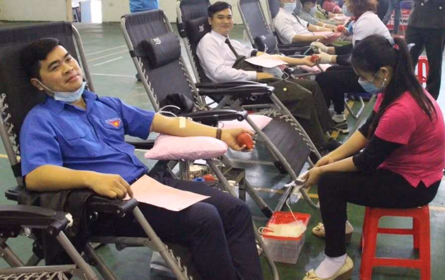 Sôi nổi ngày hội hiến máu Chủ nhật Đỏ ở tỉnh Bắc Kạn ảnh 1