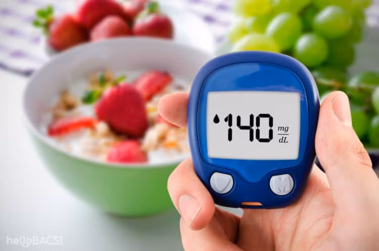 Hà Nội: Cửa hàng thuốc báo ngay cho ngành y tế nếu khách có dấu hiệu ho, sốt ảnh 1