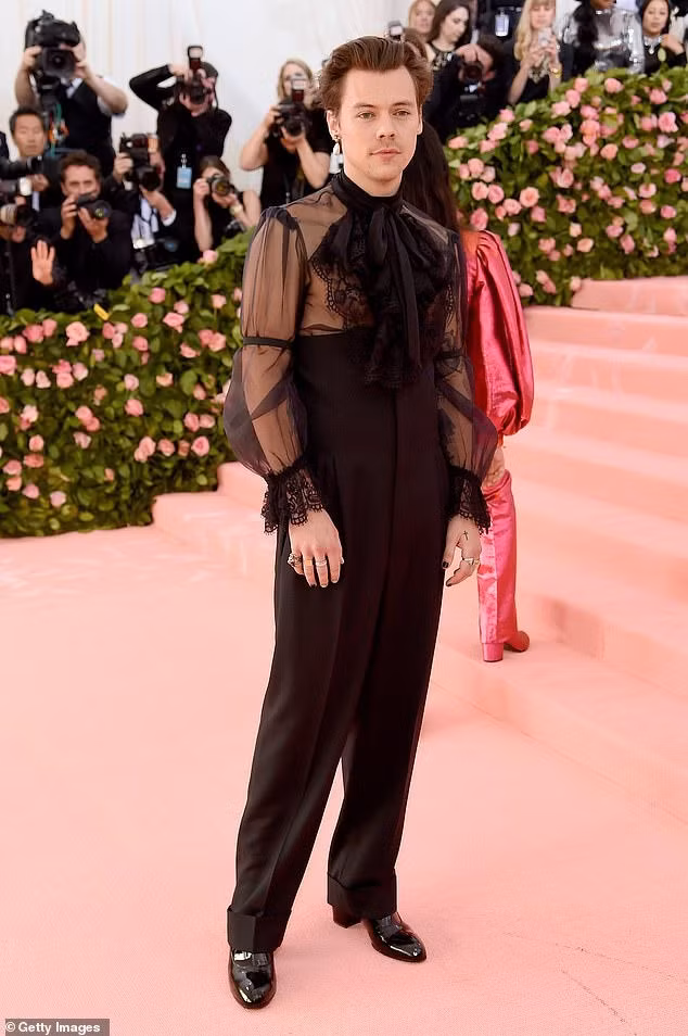 Sau thông báo trì hoãn, Met Gala 2020 chính thức bị hủy bỏ do dịch COVID-19 ảnh 4