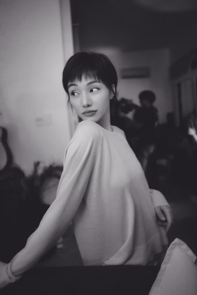 Giọng ca từng 2 lần “chinh chiến” tại The Voice trở lại V-Pop với sáng tác của Andiez ảnh 1