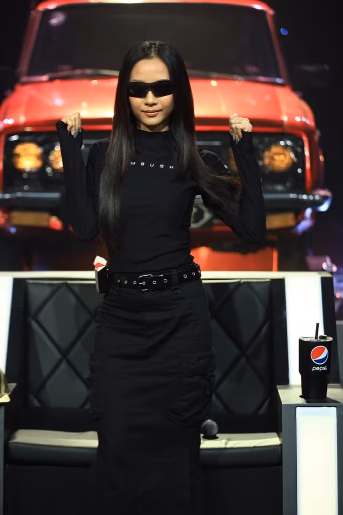 “Bà mẹ một con” Suboi bất ngờ xuất hiện căng đét giữa dàn các rapper đình đám ảnh 2