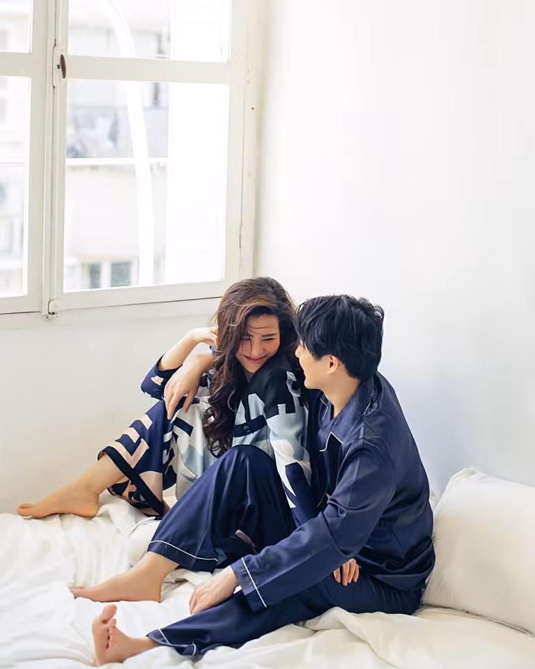 Sao Việt 24H: Đông Nhi - Ông Cao Thắng khoe ảnh ngọt ngào, Kaity Nguyễn hé lộ hình lúc nhỏ ảnh 4