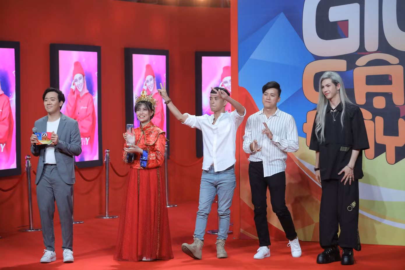 MisThy náo động cả sân khấu “Ơn Giời” và giành ngay cúp, không làm diễn viên hơi phí! ảnh 5
