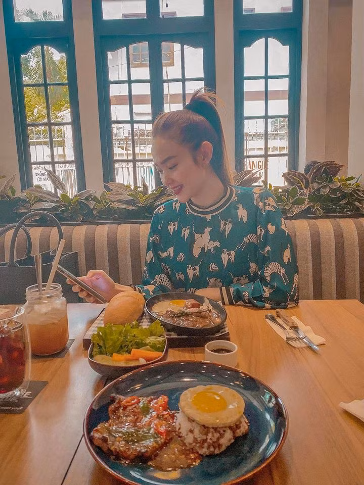 Sao Việt 24H: Đông Nhi - Ông Cao Thắng khoe ảnh ngọt ngào, Kaity Nguyễn hé lộ hình lúc nhỏ ảnh 9