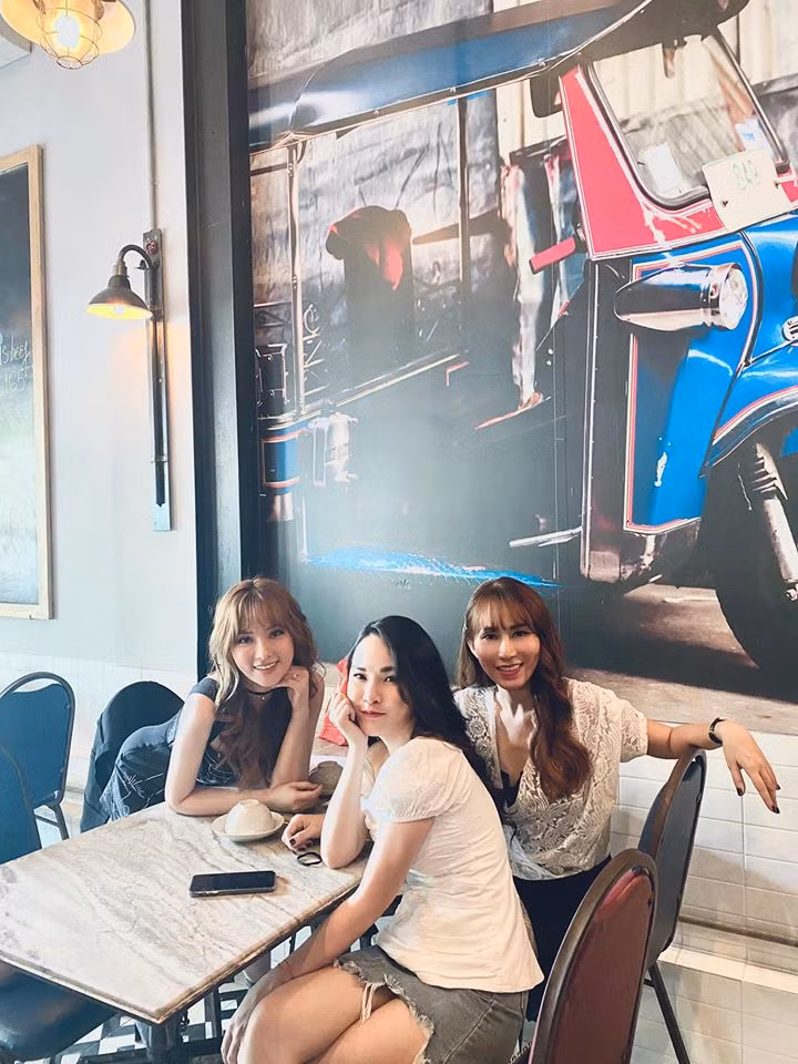 Sao Việt 24H: Đông Nhi tung ảnh đẹp như hoa, Lan Khuê có chuyến đi đầu tiên cùng quý tử ảnh 6