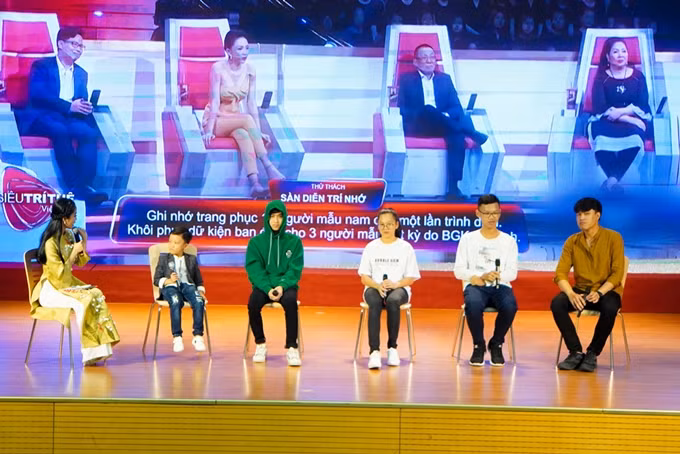 Lễ trao giải cuộc thi IOE lần thứ 10: Hàng trăm học sinh tài năng háo hức nhận phần thưởng ảnh 5
