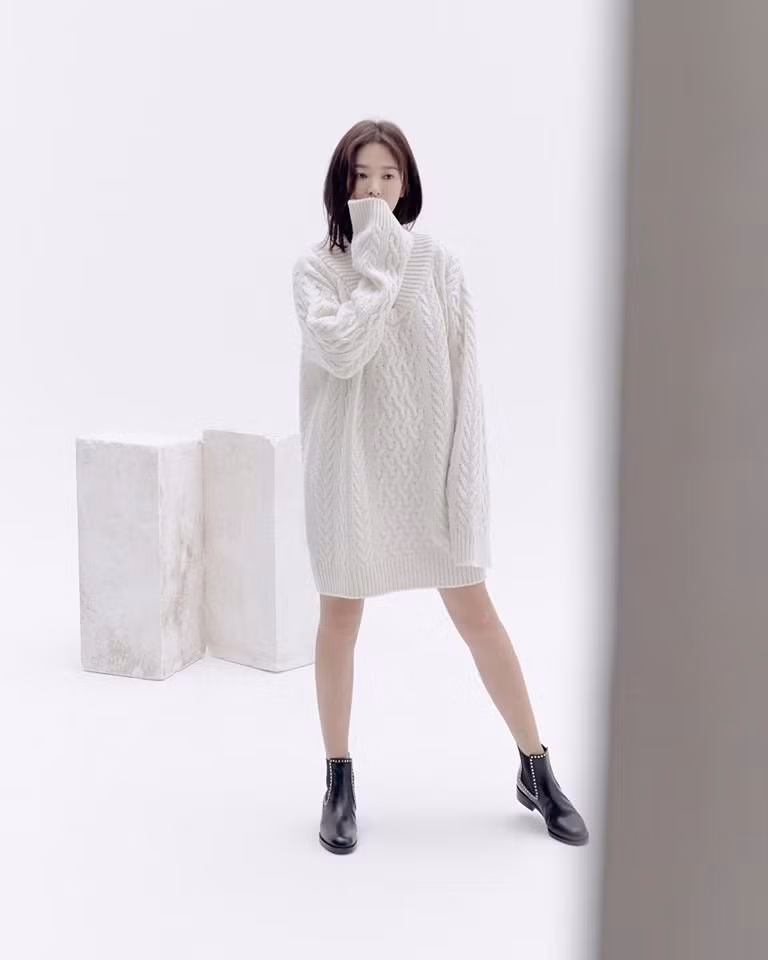 Gần tứ tuần, Song Hye Kyo vẫn xinh đẹp nền nã 'đốn tim' fan ảnh 10