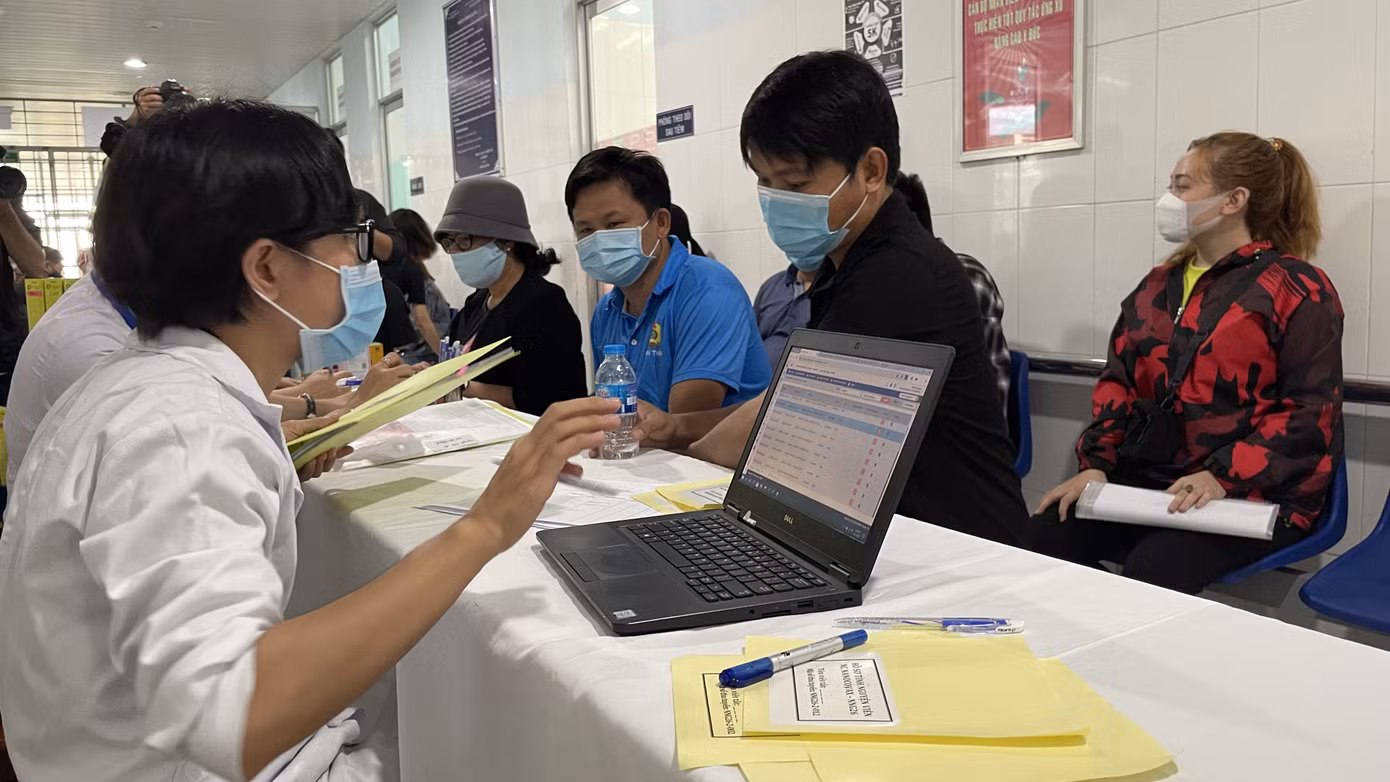 Cận cảnh tiêm thử nghiệm vắc xin ngừa COVID-19 tại Long An ảnh 5