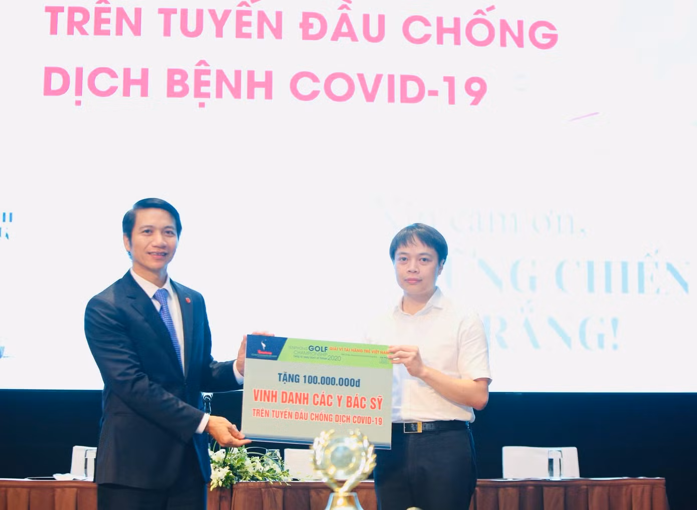 Nhà vô địch Tiền Phong Golf Championship 2020 nhận thưởng gì? ảnh 1