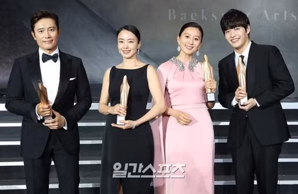 Đoạt Oscar, ‘Ký sinh trùng’ bị đối thủ ‘nhẹ ký’ đả bại tại LHP Baeksang gây tranh cãi ảnh 6